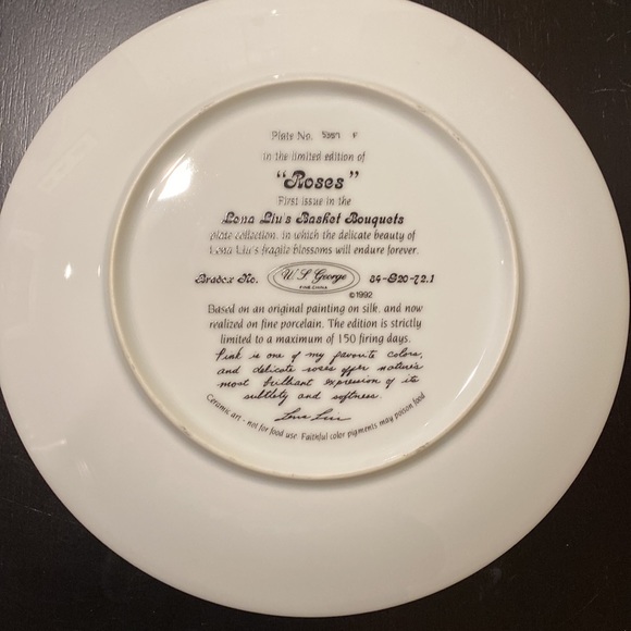 W. L. George Fine China, Set of 3 Lena Liu’s Basket Bouquets Collection Plates - Picture 5 of 8